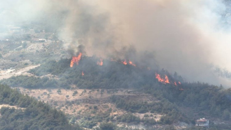 Hatay Antakya'daki yangına müdahale sürüyor