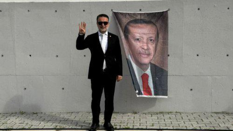 Cumhurbaşkanı sevdalısı ilçe başkanından dikkat çeken uygulama