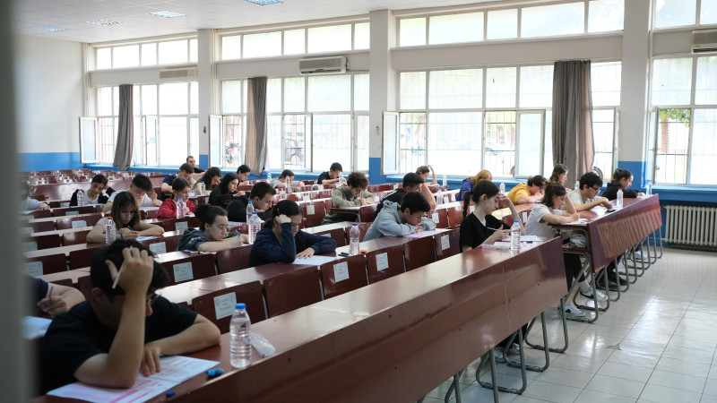İzmir Sınavlı öğrenciler, üniversite sınavı deneyimini yaşadı!