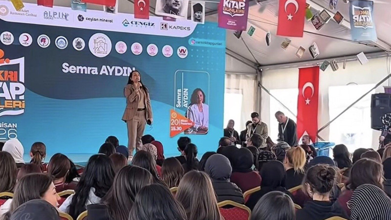 Çankırı’da Gençlere “Gelecek Tasarımı” İlhamı: Yazar Semra Aydın Öğrencilerle Buluştu