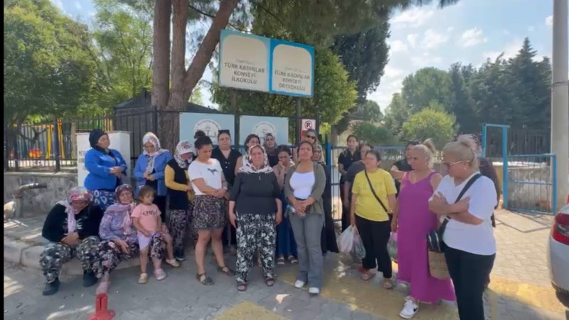 Velilerden okulun yıkım kararına tepki