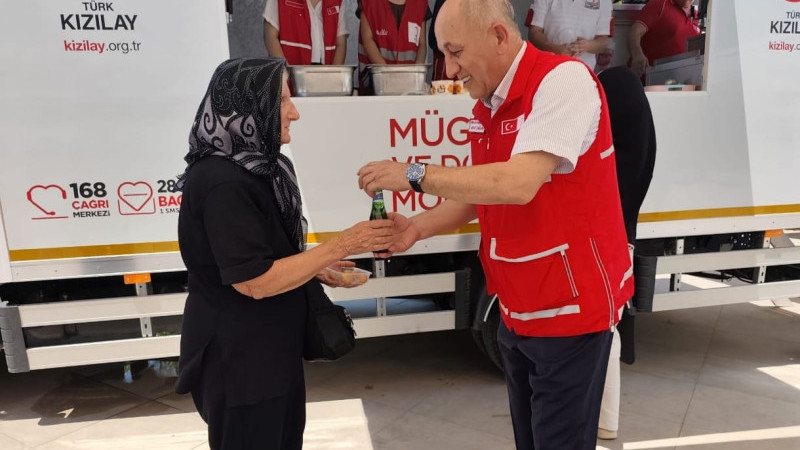 Türk Kızılay Bornova Şubesi'nden Hasta ve Engelli Bireylere Sağlık Desteği